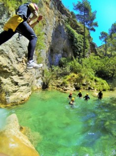 Descender Barrancos con agua Granada Rio Verde